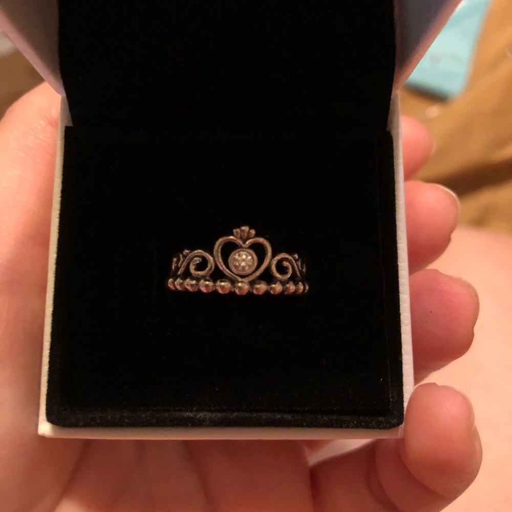 Pandora crown ring in sliver!